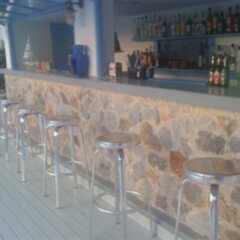 Amelie Hotel Santorini гостиничный бар