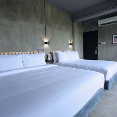 Отель Inn Home сейф в номере