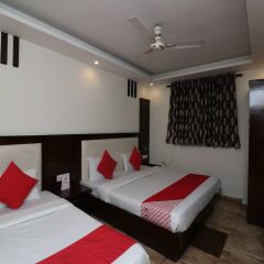 OYO 27823 Hotel Sahib комната для гостей фото 5