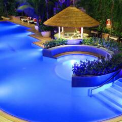 Отель Caravelle Saigon бассейн
