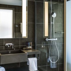 Отель Novotel London Canary Wharf Hotel Великобритания, Лондон - 1 отзыв об отеле, цены и фото номеров - забронировать отель Novotel London Canary Wharf Hotel онлайн ванная фото 2