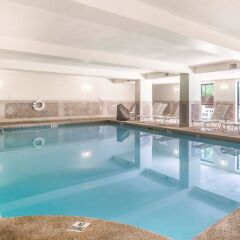 Отель Comfort Suites Atlanta Airport бассейн фото 2