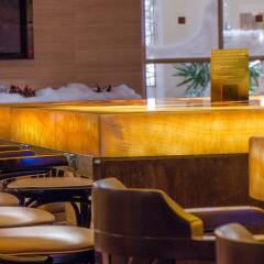 Отель Hilton Los Angeles Airport США, Лос-Анджелес - 10 отзывов об отеле, цены и фото номеров - забронировать отель Hilton Los Angeles Airport онлайн гостиничный бар