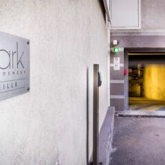 Отель Hipark by Adagio Marseille парковка