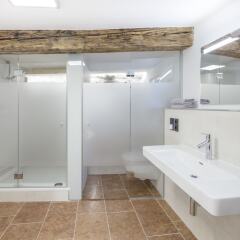 Отель APT - Stone Lodge Salzburg Австрия, Зальцбург - отзывы, цены и фото номеров - забронировать отель APT - Stone Lodge Salzburg онлайн ванная