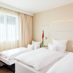 Отель NH Collection Nürnberg City Германия, Нюрнберг - 2 отзыва об отеле, цены и фото номеров - забронировать отель NH Collection Nürnberg City онлайн комната для гостей фото 4