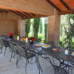 Отель Farmhouse With Pool and Large Garden, 50 Acres of Vineyards, Wine Tasting Ареццо фото 3