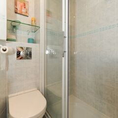 Отель Appartement Flora - 5 Stars Holiday House ванная фото 2
