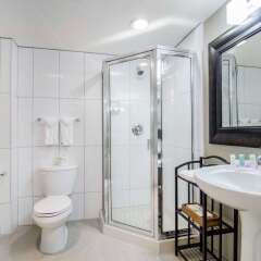 Отель Quality Inn Downtown Inner Harbour Канада, Виктория - отзывы, цены и фото номеров - забронировать отель Quality Inn Downtown Inner Harbour онлайн ванная