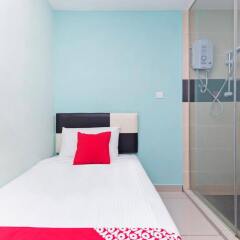 Отель OYO 220 Hotel Sri Maluri Малайзия, Куала-Лумпур - отзывы, цены и фото номеров - забронировать отель OYO 220 Hotel Sri Maluri онлайн комната для гостей фото 4