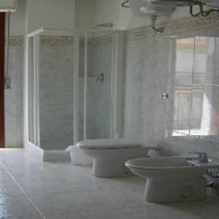 Отель Residence Monte Grappa Италия, Кальяри - отзывы, цены и фото номеров - забронировать отель Residence Monte Grappa онлайн ванная