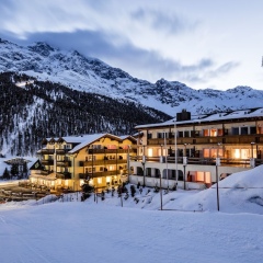 Отель Paradies pure mountain resort Стельвио вид на фасад