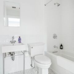 Отель 6 Bedroom Townhome Minutes from NYC США, Джерси - отзывы, цены и фото номеров - забронировать отель 6 Bedroom Townhome Minutes from NYC онлайн ванная фото 2
