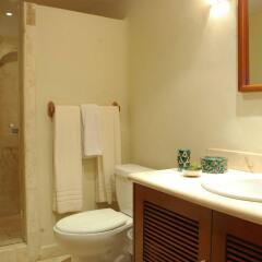 Villas Sacbe Condo Hotel and Beach Club Плая-дель-Кармен ванная