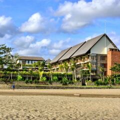 Отель THE HAVEN SUITES Bali Berawa пляж