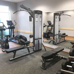 Отель Holiday Inn Express Frankfurt Messe фитнесс-зал