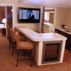 Отель Hampton Inn & Suites Columbus - Downtown интерьер отеля