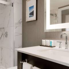 Отель Quality Suites Toronto Airport Канада, Торонто - отзывы, цены и фото номеров - забронировать отель Quality Suites Toronto Airport онлайн ванная фото 2
