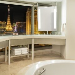 Отель Planet Hollywood Resort & Casino США, Лас-Вегас - 1 отзыв об отеле, цены и фото номеров - забронировать отель Planet Hollywood Resort & Casino онлайн ванная фото 2