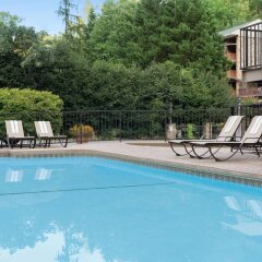 Отель Days Inn by Wyndham Gatlinburg On The River бассейн фото 3