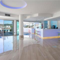 Отель THB Ocean Beach гостиничный бар