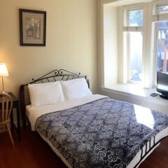 Отель Imperial House Bed and Breakfast by Elevate Rooms Канада, Бурнаби - отзывы, цены и фото номеров - забронировать отель Imperial House Bed and Breakfast by Elevate Rooms онлайн комната для гостей фото 5