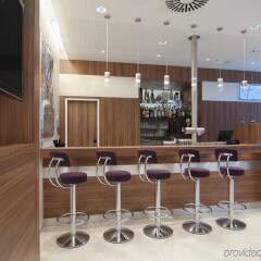 Отель Holiday Inn Express Nurnberg City - Hauptbahnhof гостиничный бар