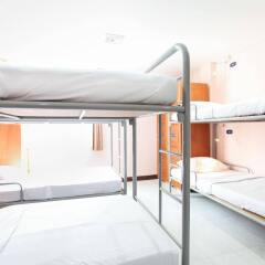 Hostel At 8 Sukhumvit Bangkok Бангкок парковка