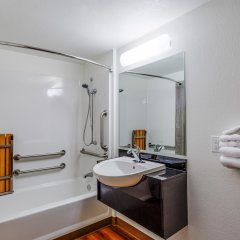 Motel 6 Richland, WA - Kennewick in Richland, United States of America from 83$, photos, reviews - zenhotels.com bathroom photo 2