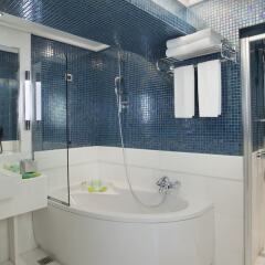 Отель Crowne Plaza Athens City Centre ванная
