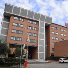 Отель Ibis Roma Fiera Италия, Рим - отзывы, цены и фото номеров - забронировать отель Ibis Roma Fiera онлайн вид на фасад фото 2