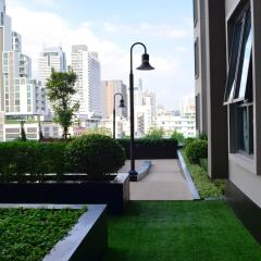 Отель Wooden Suites (the Rich @sathorn-taksin) Бангкок балкон