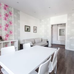 Апартаменты SutkiMinsk Apartment Минск комната для гостей фото 2