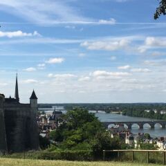 Апартаменты Apartment in heart of historic Saumur Сомюр пляж