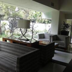 Отель Ahuja Residency Sunder Nagar гостиничный бар