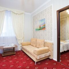 Гостиница Grand Leonardo Hotel в Краснодаре отзывы, цены и фото номеров - забронировать гостиницу Grand Leonardo Hotel онлайн Краснодар комната для гостей фото 5