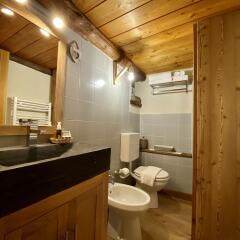 Отель Revivre Village Италия, Шампорше - отзывы, цены и фото номеров - забронировать отель Revivre Village онлайн ванная фото 2