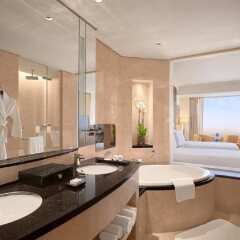 Отель Conrad Dubai ОАЭ, Дубай - 2 отзыва об отеле, цены и фото номеров - забронировать отель Conrad Dubai онлайн ванная