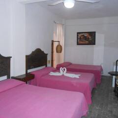 Hotel Corona Zihuatanejo комната для гостей
