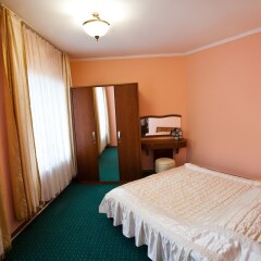 Гостиница Кристалл в Ханты-Мансийске 8 отзывов об отеле, цены и фото номеров - забронировать гостиницу Кристалл онлайн Ханты-Мансийск комната для гостей фото 5
