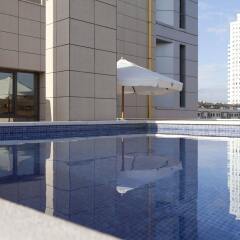 Hotel Valencia Center бассейн