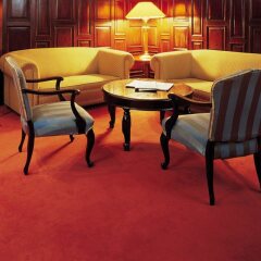 Carlton Hotel развлечения