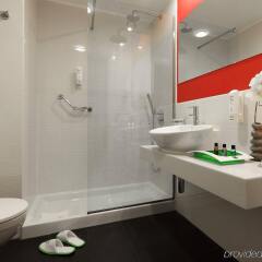 Отель Holiday Inn Genoa City Генуя ванная фото 2