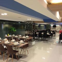 Grand Tower Inn Sathorn Hotel питание