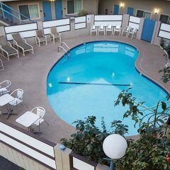 Отель Good Nite Inn West Los Angeles-Century City бассейн фото 2