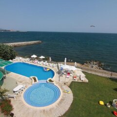 Peter Hotel Равда бассейн
