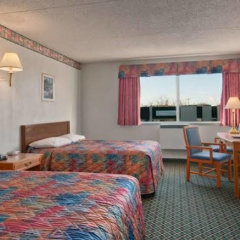 Отель Travelodge by Wyndham Winnipeg Канада, Виннипег - отзывы, цены и фото номеров - забронировать отель Travelodge by Wyndham Winnipeg онлайн комната для гостей