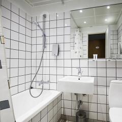 Отель First Hotel Atlantic Дания, Орхус - отзывы, цены и фото номеров - забронировать отель First Hotel Atlantic онлайн ванная