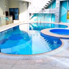 Отель City Seasons Towers бассейн