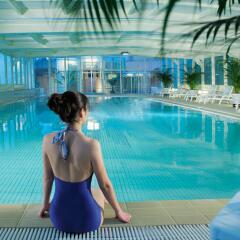 Отель Crowne Plaza Hotel & Suites Landmark Shenzhen Китай, Шэньчжэнь - отзывы, цены и фото номеров - забронировать отель Crowne Plaza Hotel & Suites Landmark Shenzhen онлайн бассейн